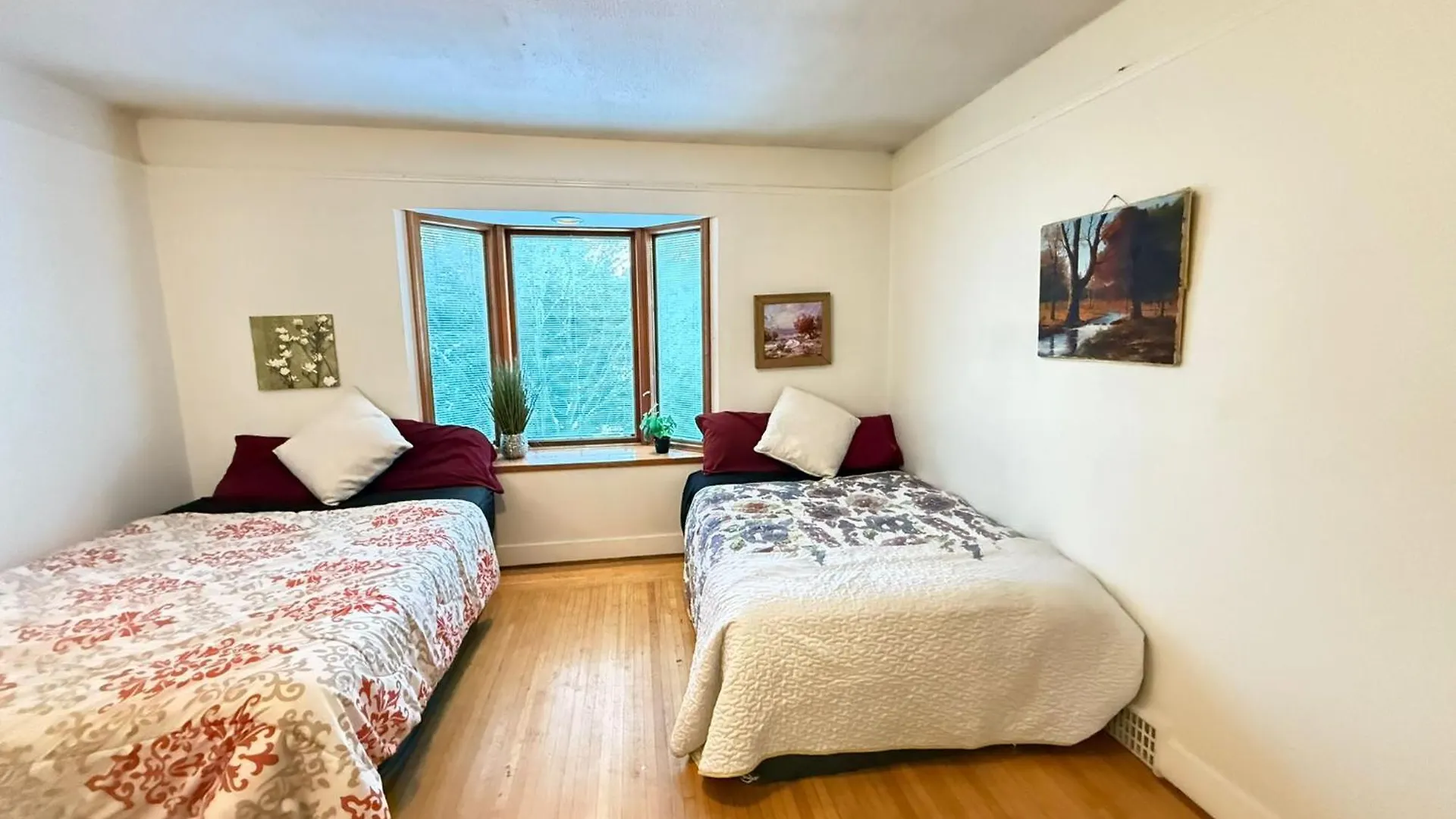 Vancouver Bungalow - Near Ubc, Downtown & Kitsilano Beach 0*,  Canada