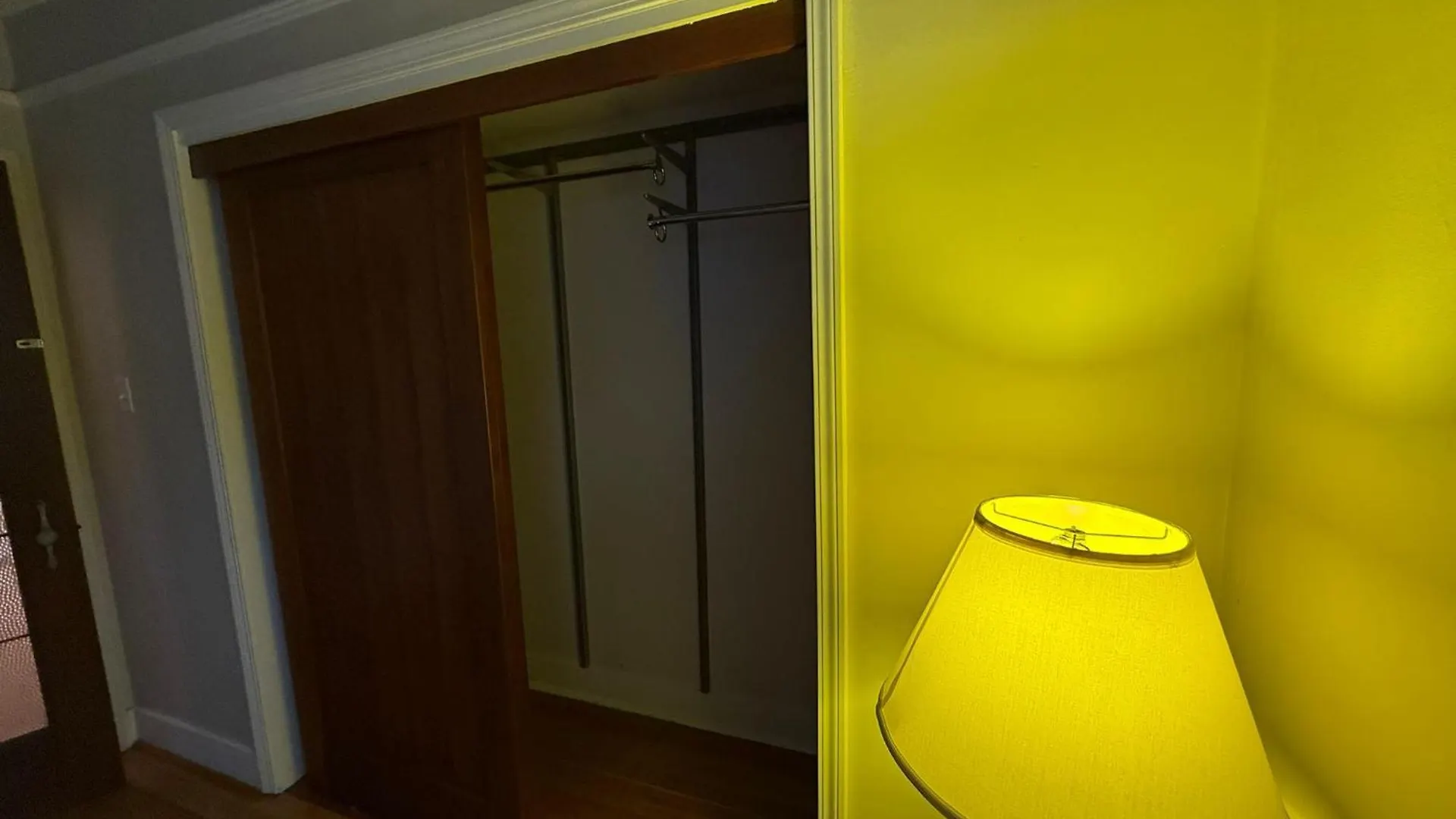 Homestay Vancouver Bungalow - Near Ubc, Downtown & Kitsilano Beach